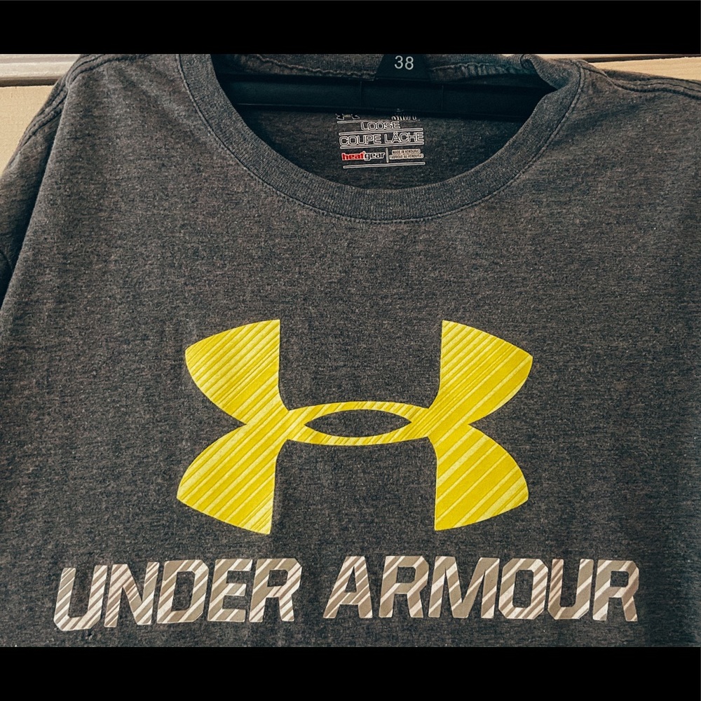 Under Armor T-shirt !!